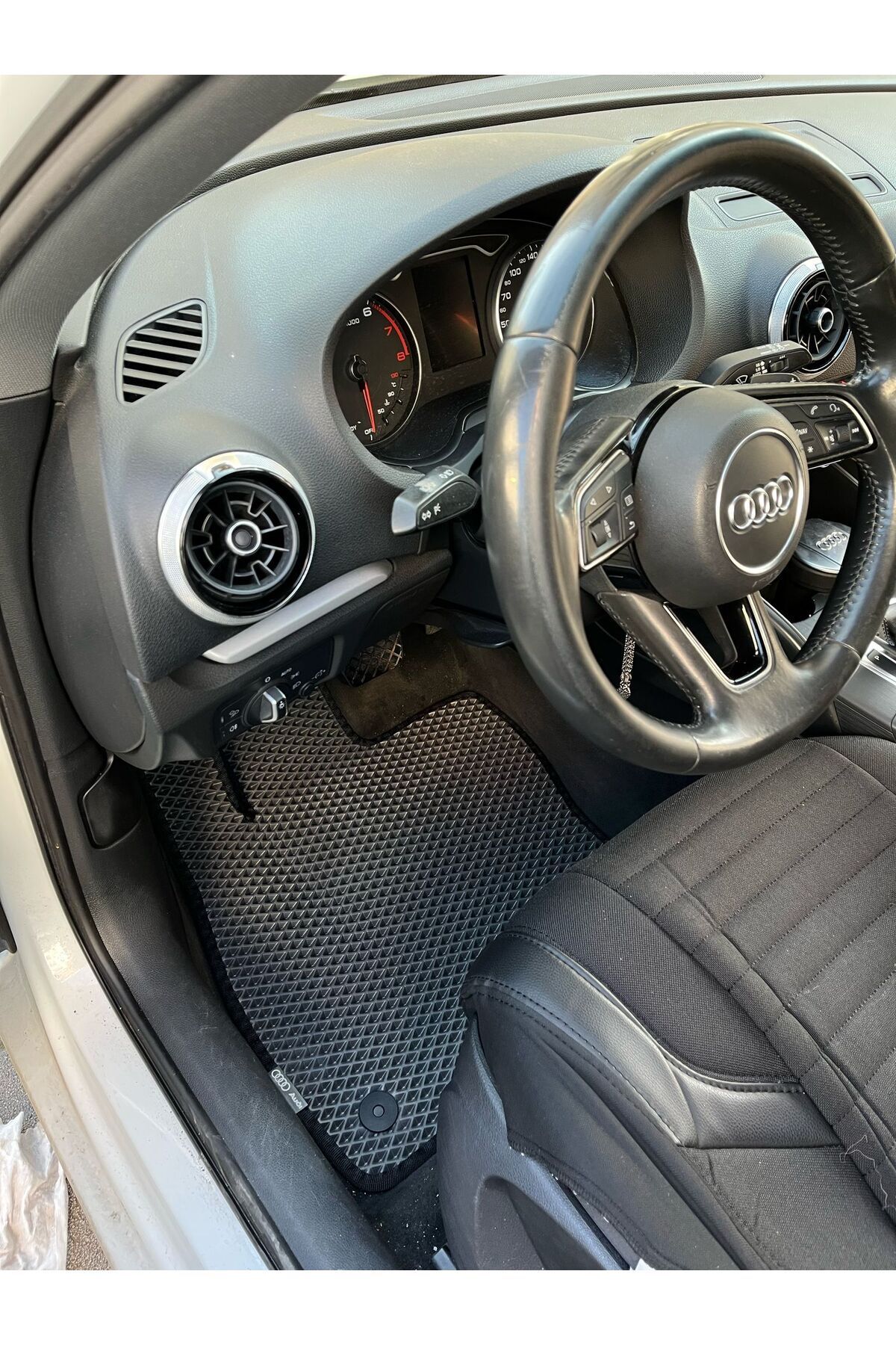 Audi A3 Sedan 2013-2020 Uyumlu Yeni Nesil Araca Özel Akıllı Oto Paspas