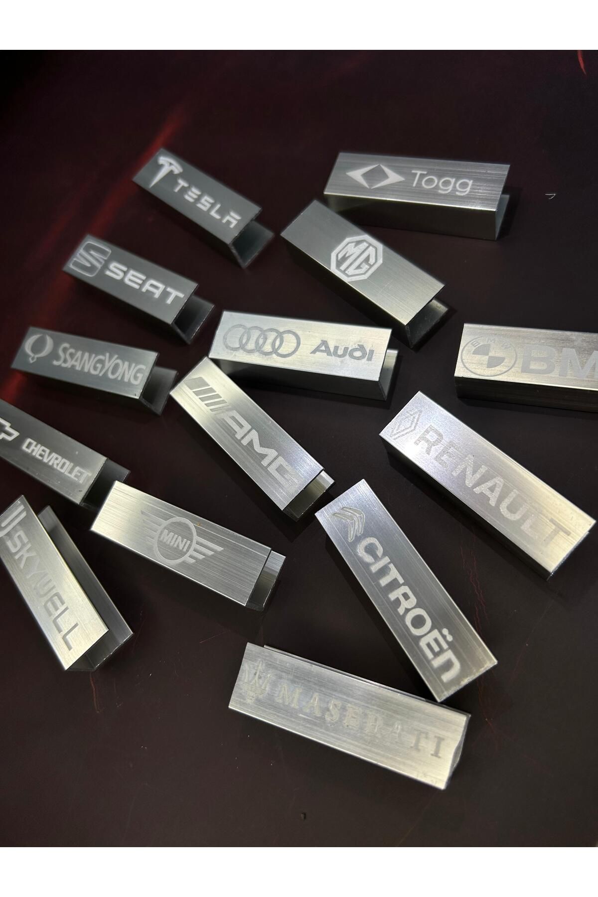 MARKA LOGOSU ARACA ÖZEL (1 ADET)