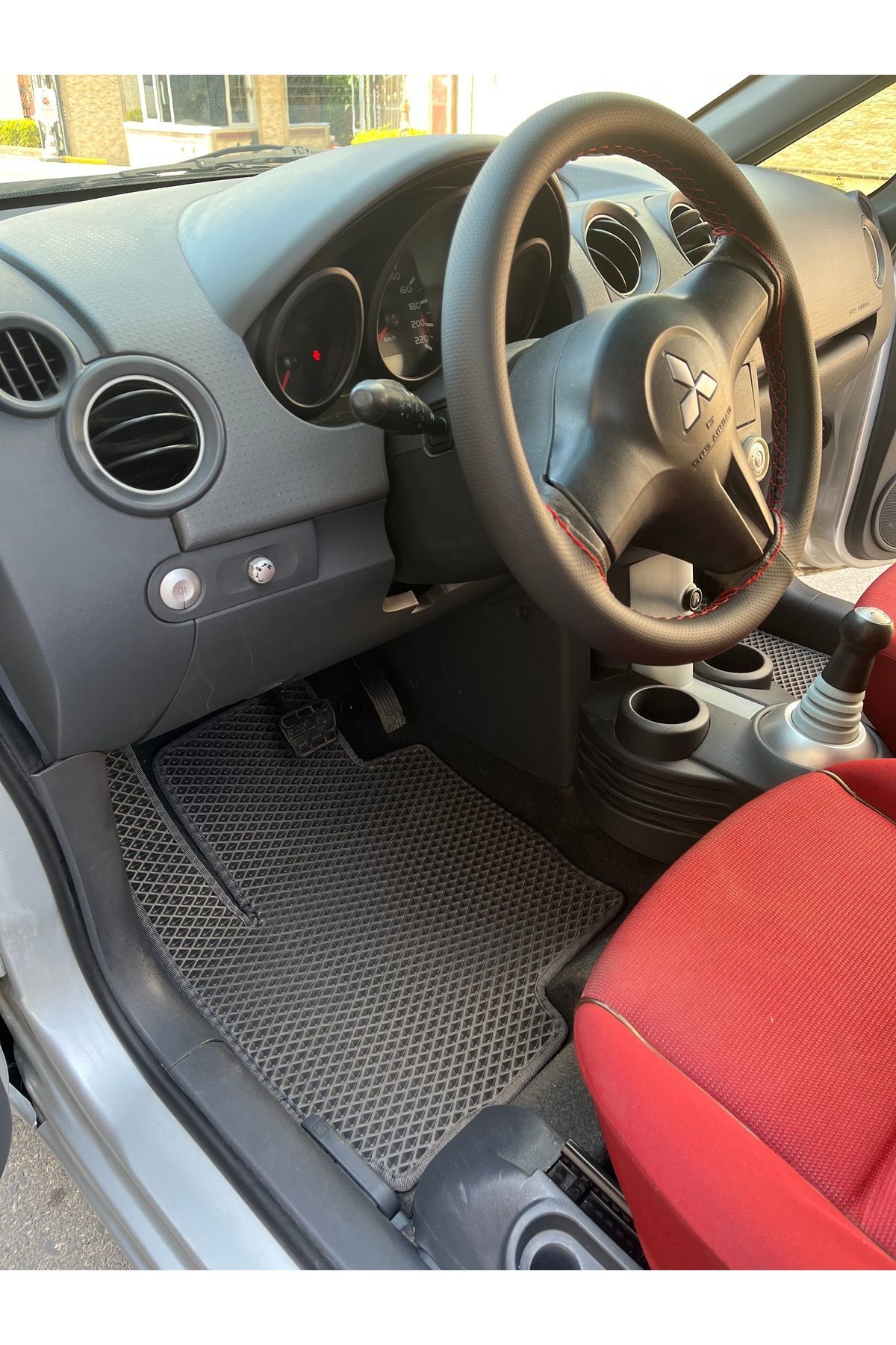 MUTSUBİSHİ COLT 2004-2009 UYUMLU ARACA ÖZEL YENİ NESİL AKILLI OTO PASPAS