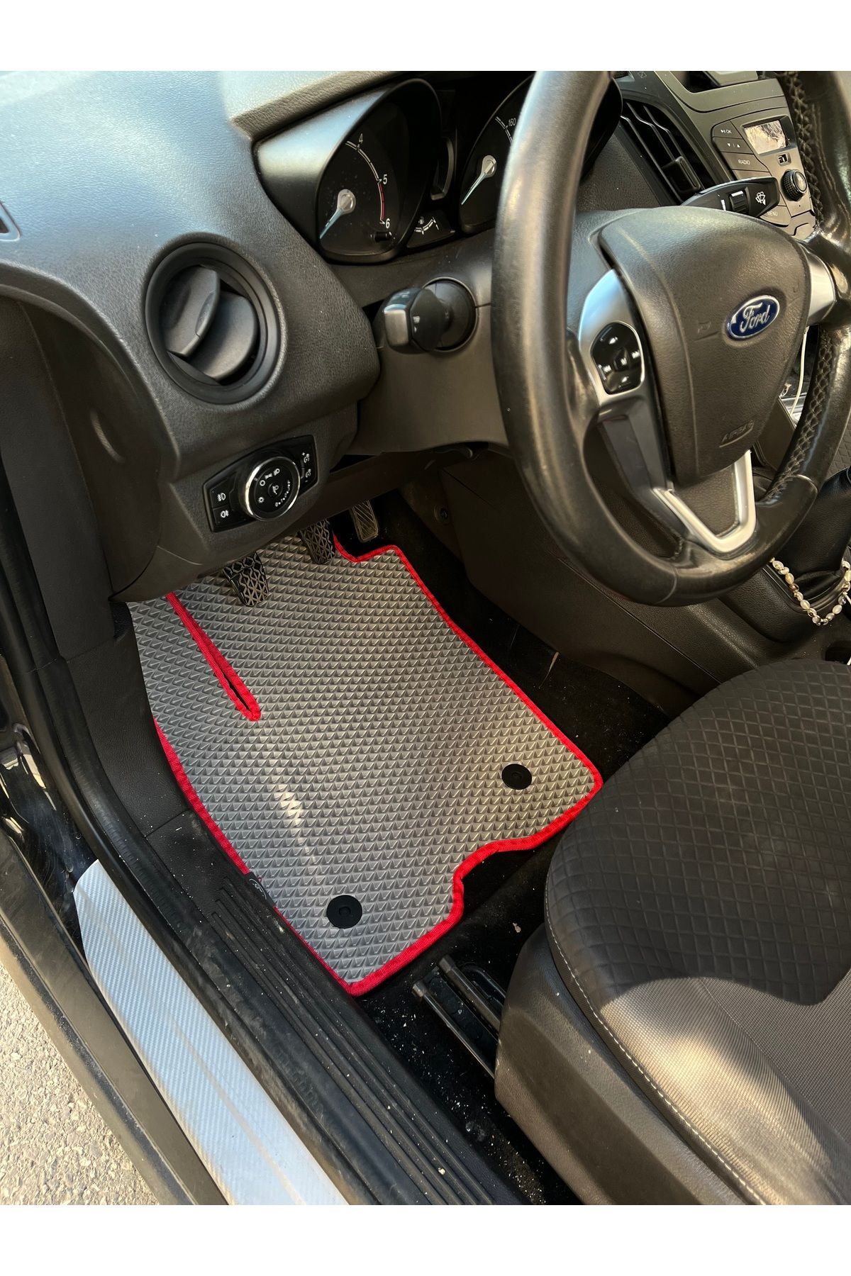 FORD COURİER 2013-2024 UYUMLU ARACA ÖZEL YENİ NESİL AKILLI OTO PASPAS