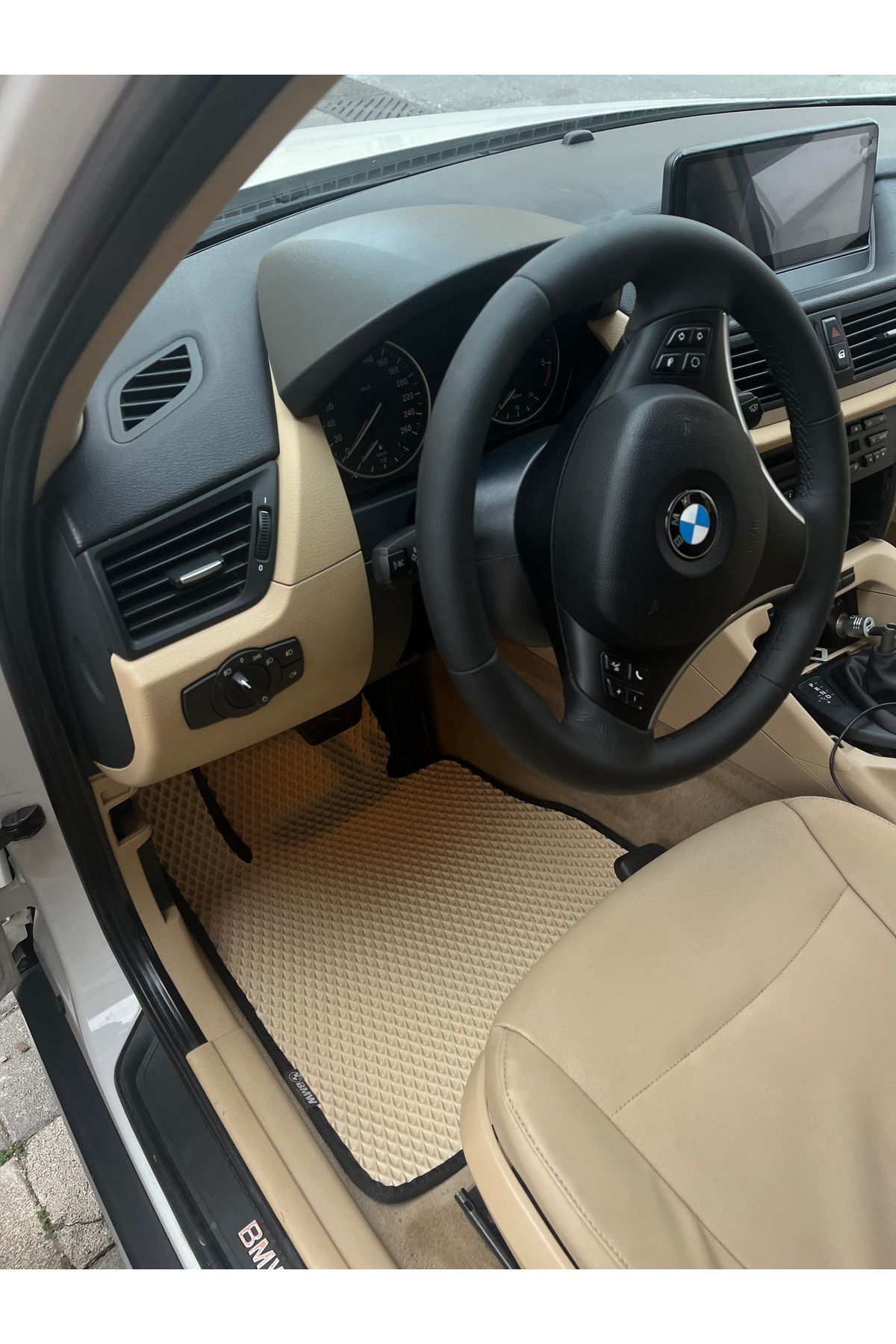 BMW X1 E84 2009-2015 UYUMLU ARACA ÖZEL YENİ NESİL AKILLI OTO PASPAS