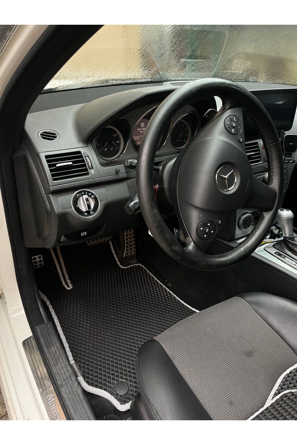 MERCEDES C SERİSİ W-204 2007-2014 UYUMLU YENİ NESİL ARACA ÖZEL AKILLI OTO PASPAS