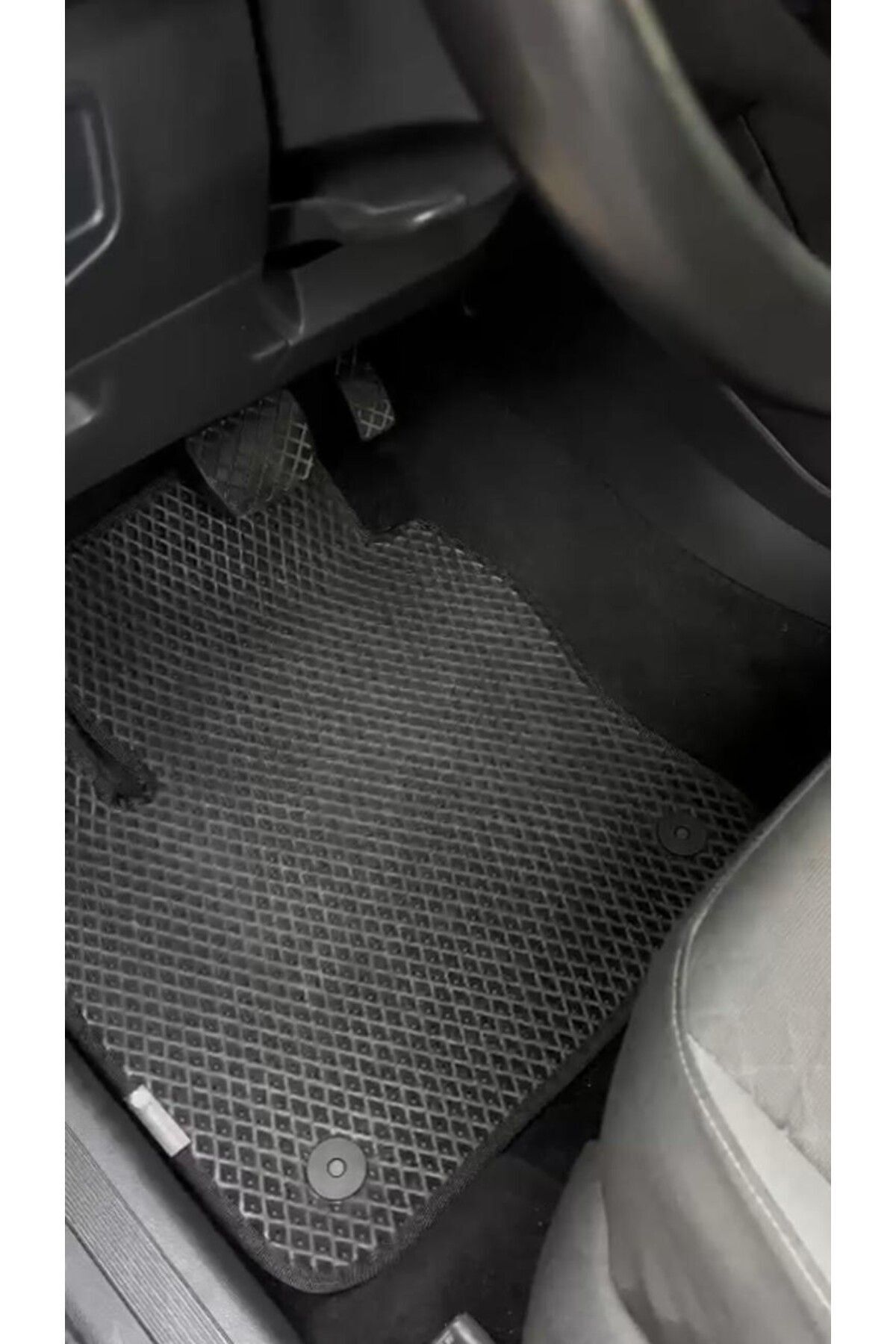 VOLKSWAGEN TİGUAN 2016-2024 UYUMLU YENİ NESİL ARACA ÖZEL AKILLI OTO PASPAS