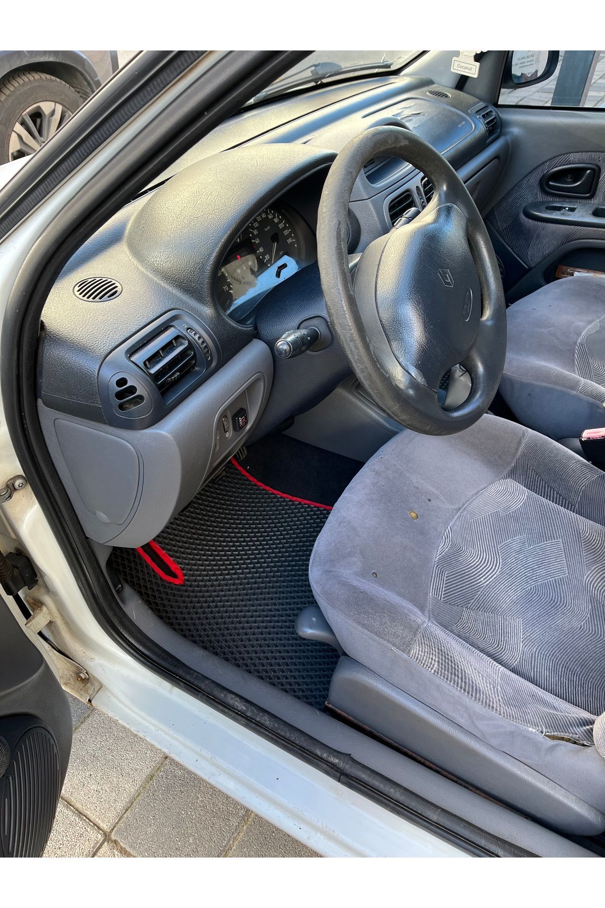 Renault Clio-2 (1998-2004) Uyumlu Yeni Nesil Araca Özel Akıllı Oto Paspas Havuzlu Oto Paspas Araba