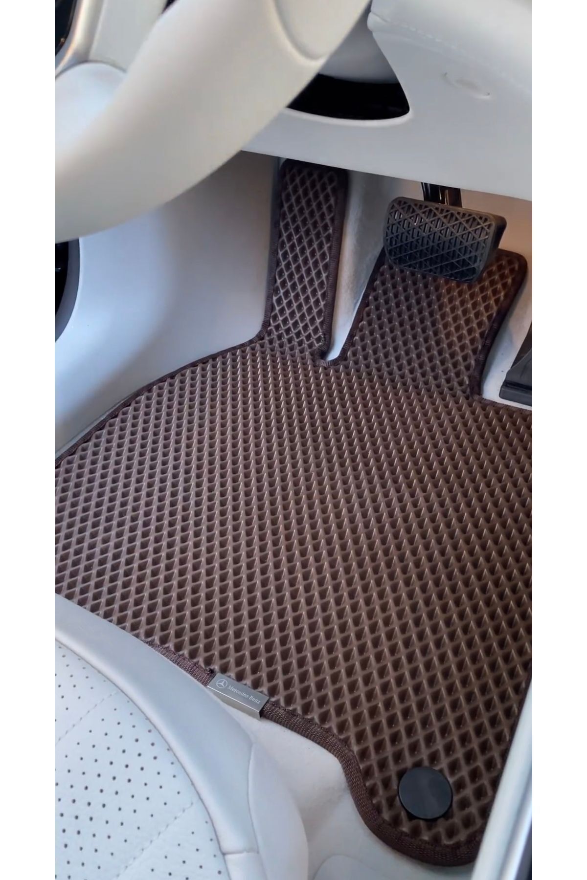 Mercedes Eqe V295 2022-2025 Uyumlu Yeni Nesil Araca Özel Akıllı Oto Paspas Havuzlu Oto Paspas