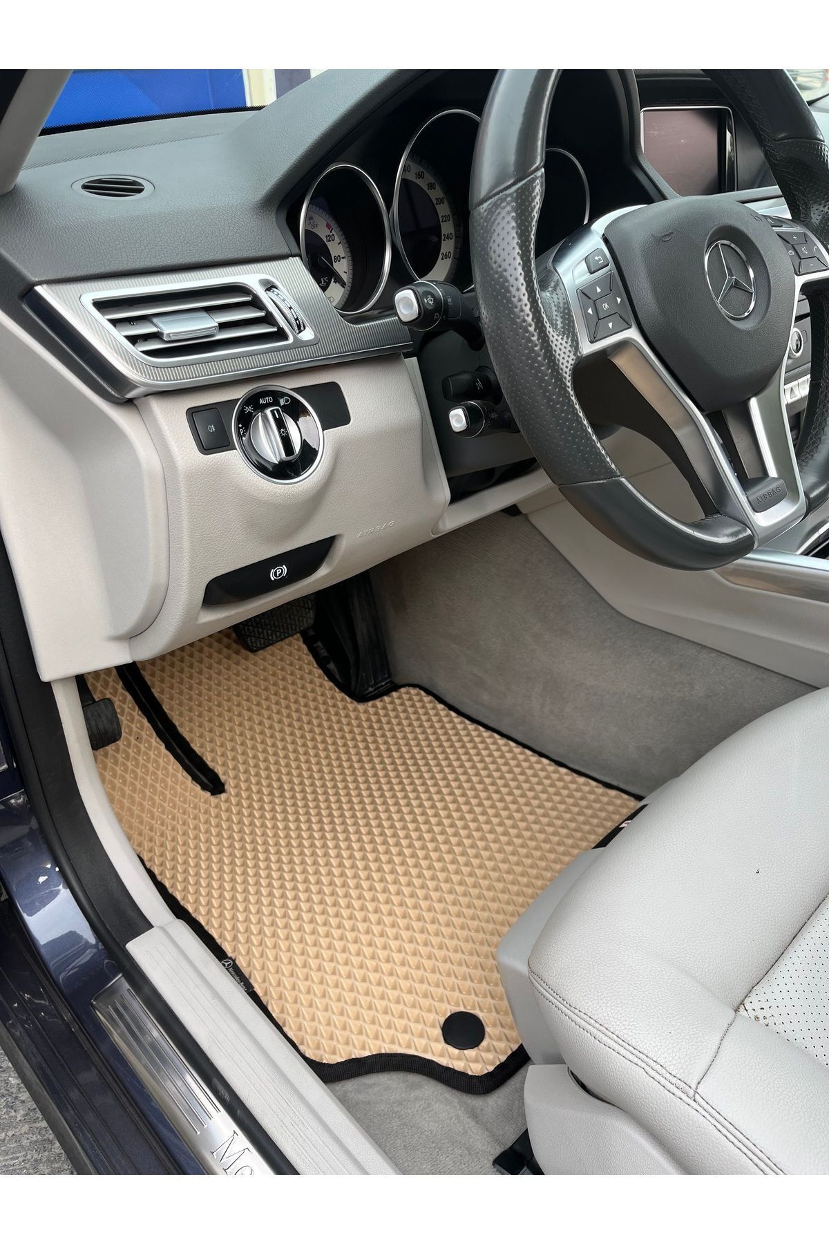 Mercedes E Serisi W212 2013-2016 Uyumlu Oto Paspas Araca Özel Akıllı Oto Paspas